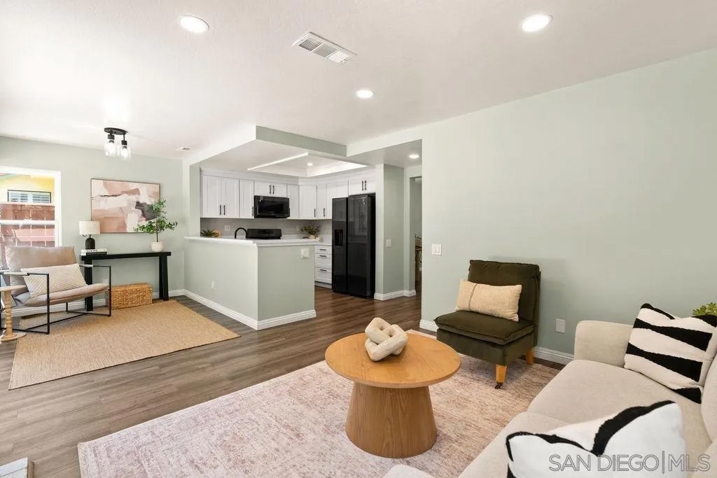 Photo 4 of 24 for 12666 Futura St