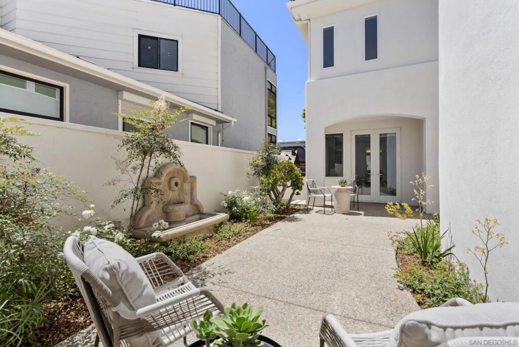 Photo 9 of 20 for 4308 Calle Mar De Ballenas